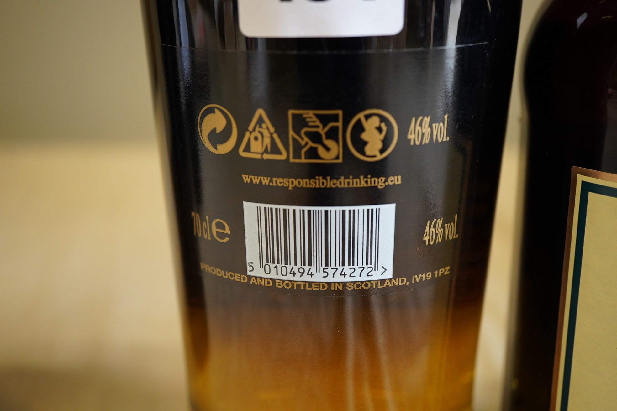 Whisky: 1 x Glenmorangie Signet, 46% abv, 70cl; 1 x Glenfarclas Single Malt 25 year old, 43% abv, 70cl (2)
